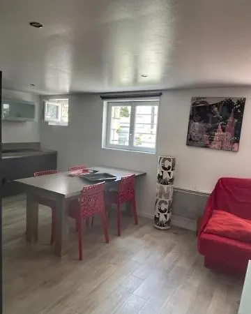 D'hotes La Pastourelle Centre 4* ロワイヤン