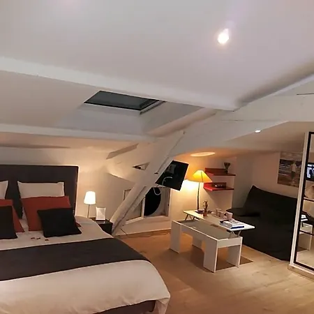 D'hotes La Pastourelle Centre Bed & Breakfast 4*